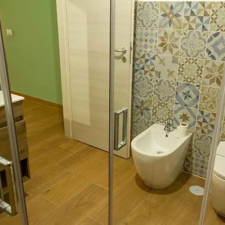 Incastro In Couette-café Crotone